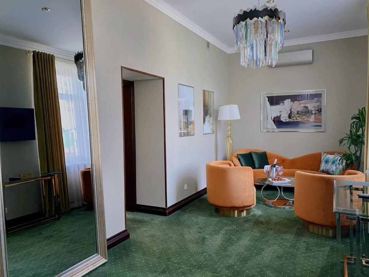 Arcadia Plaza Hotel Odessa Exterior foto