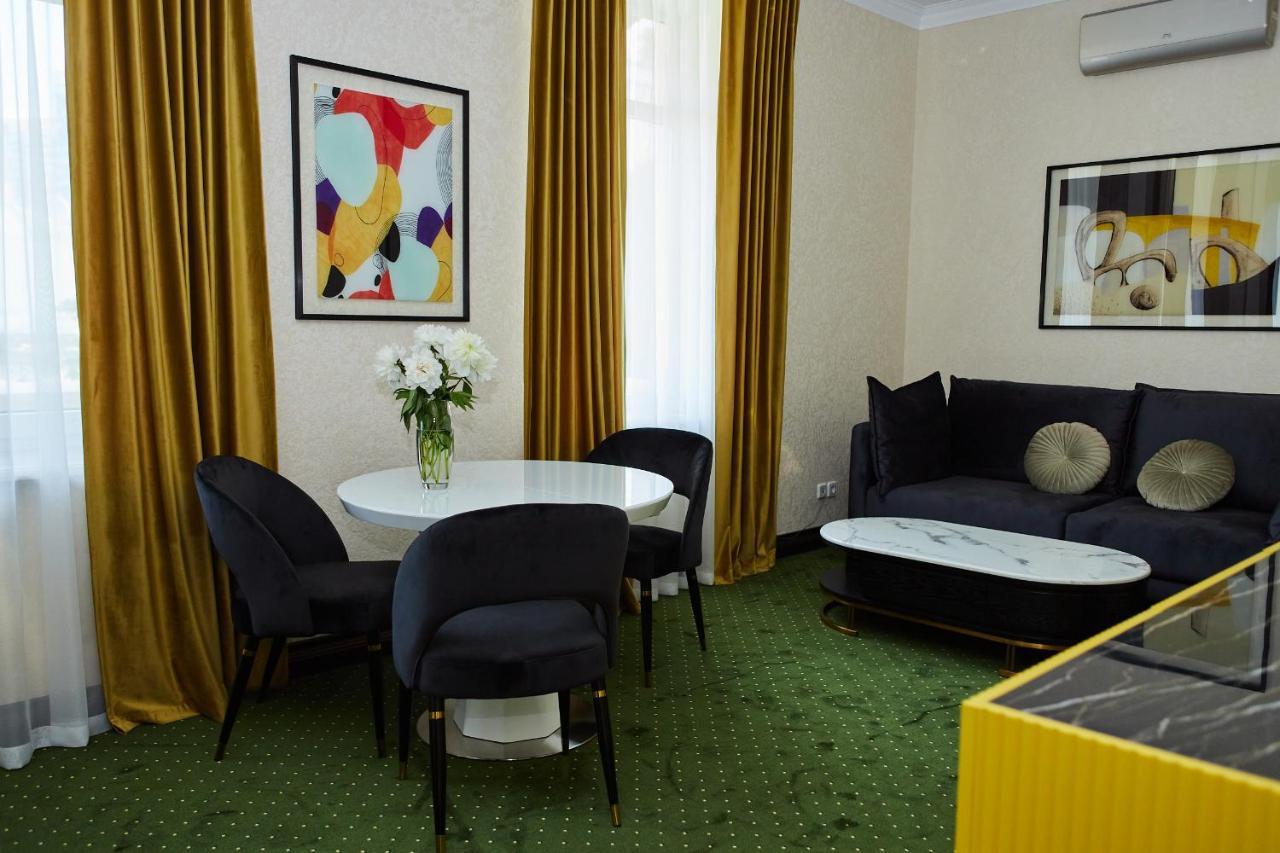 Arcadia Plaza Hotel Odessa Exterior foto